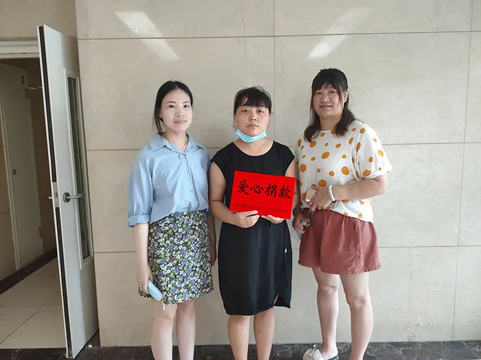 暖心慰問，進行中