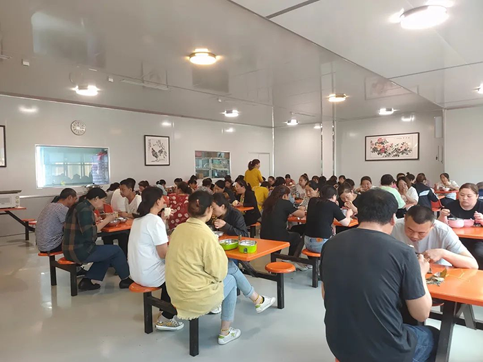 悠悠粽香飄幸福，濃情端午暖人心