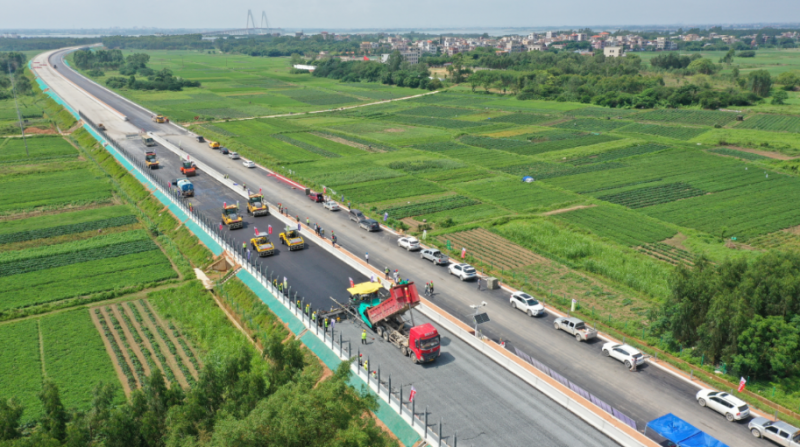 建設(shè)?邁進‖薪火相傳，續(xù)寫奮進篇章